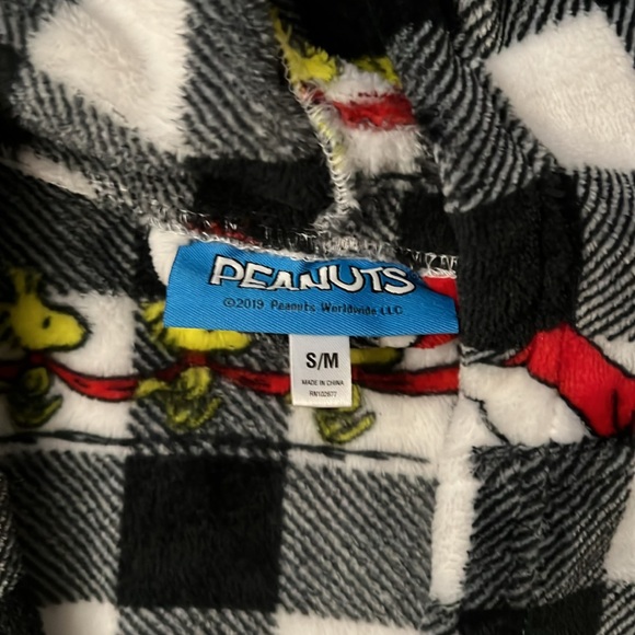 Peanuts Snoopy Holiday Robe - Picture 2 of 2